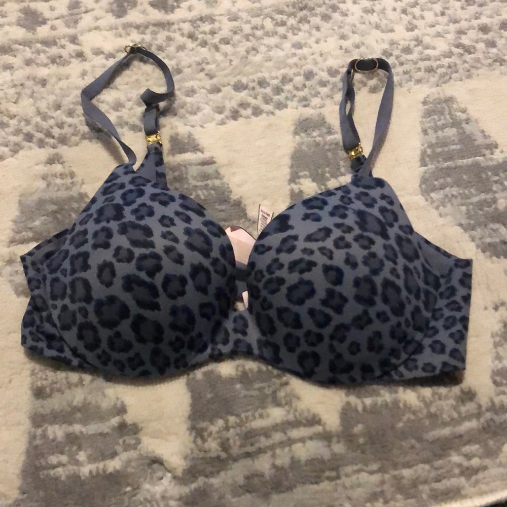 Victoria’s Secret Incredible bra 32C